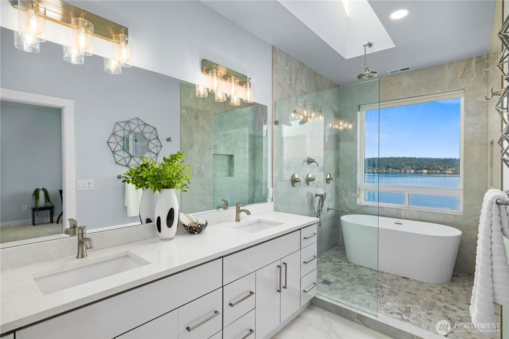 670 W Lake Sammamish Parkway NE