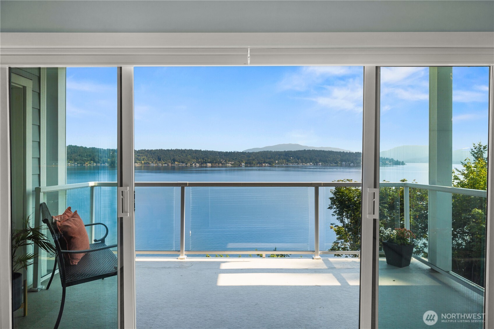 670 W Lake Sammamish Parkway NE