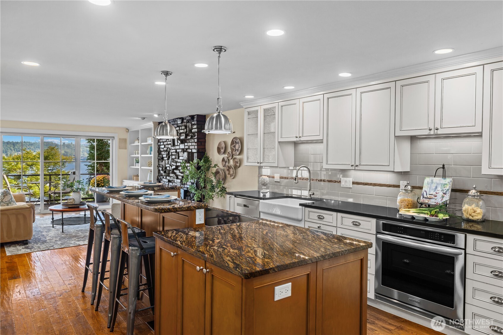 528 W Lake Sammamish Parkway SE