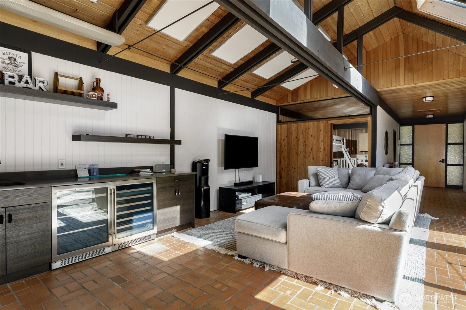 6278 Barr Beach Road