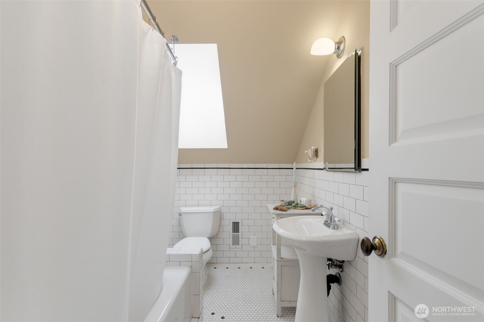 5108 Meridian Avenue N