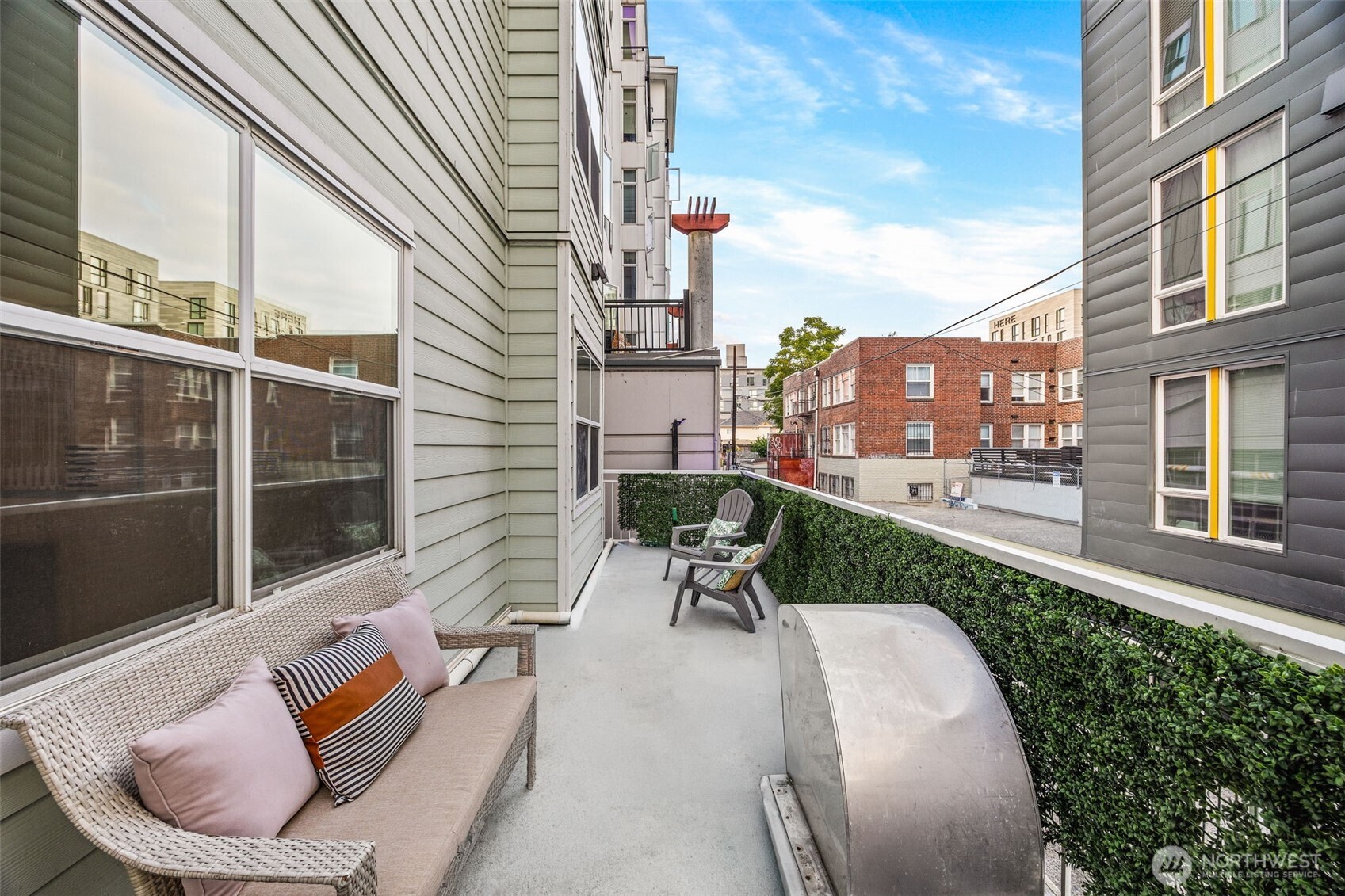 4722 12th Avenue NE Unit: 203