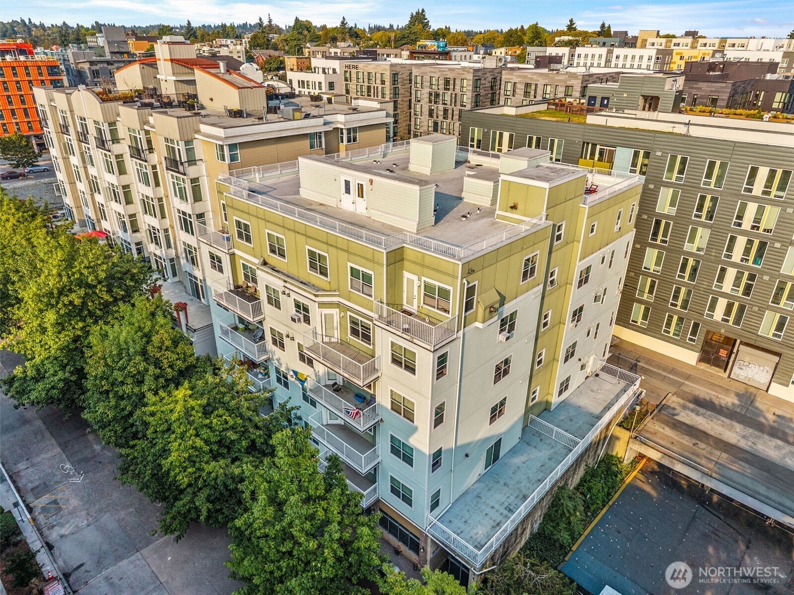 4722 12th Avenue NE Unit: 203