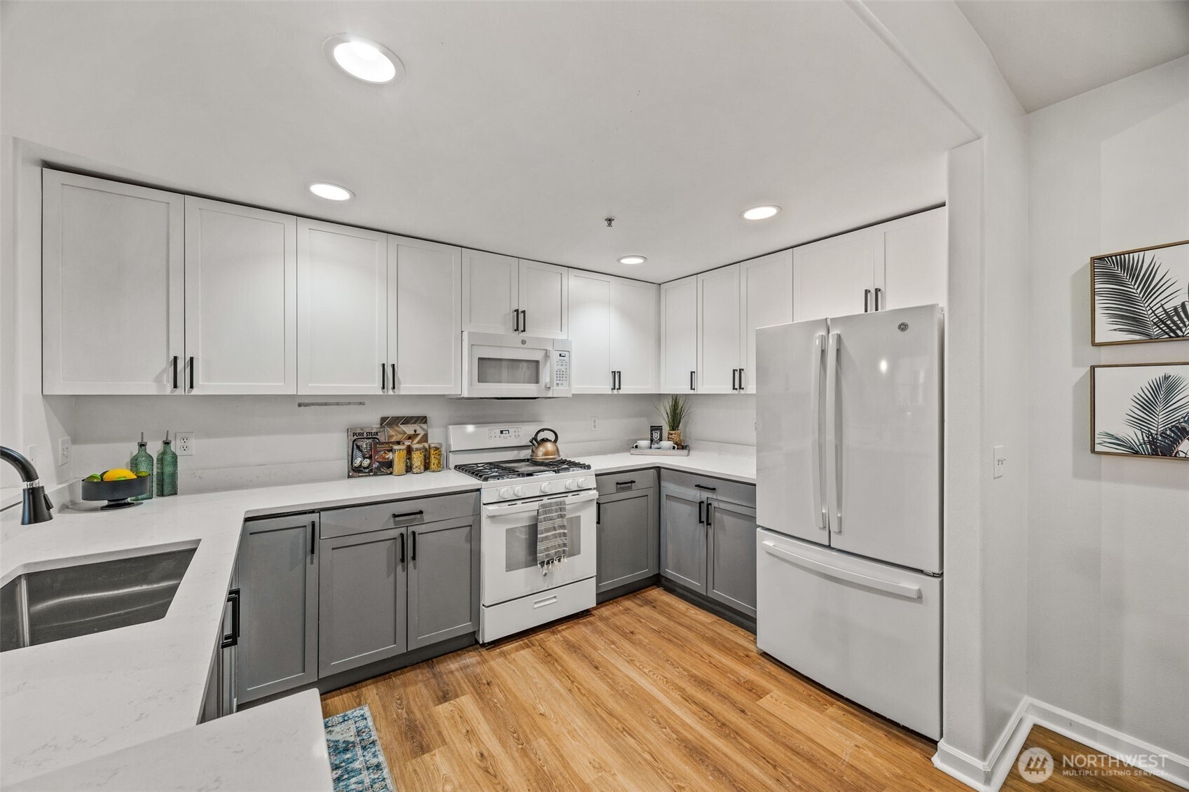 4722 12th Avenue NE Unit: 203