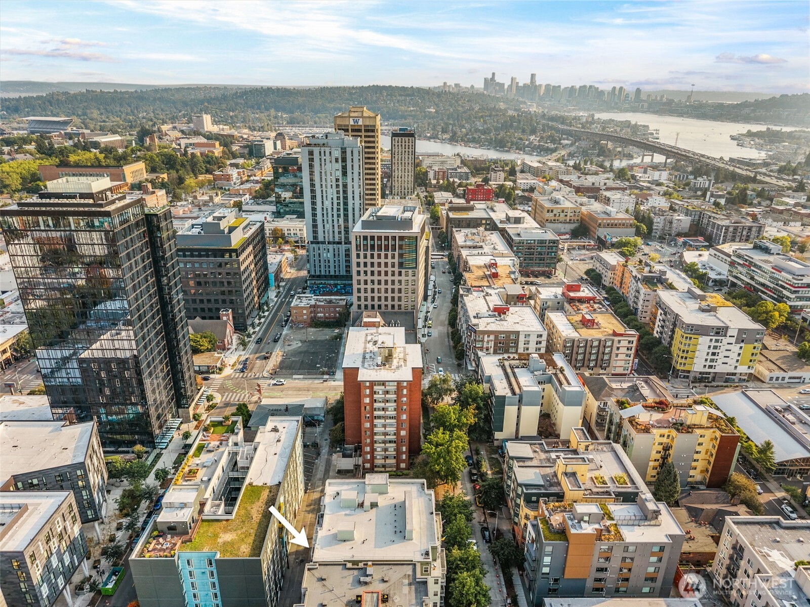 4722 12th Avenue NE Unit: 203