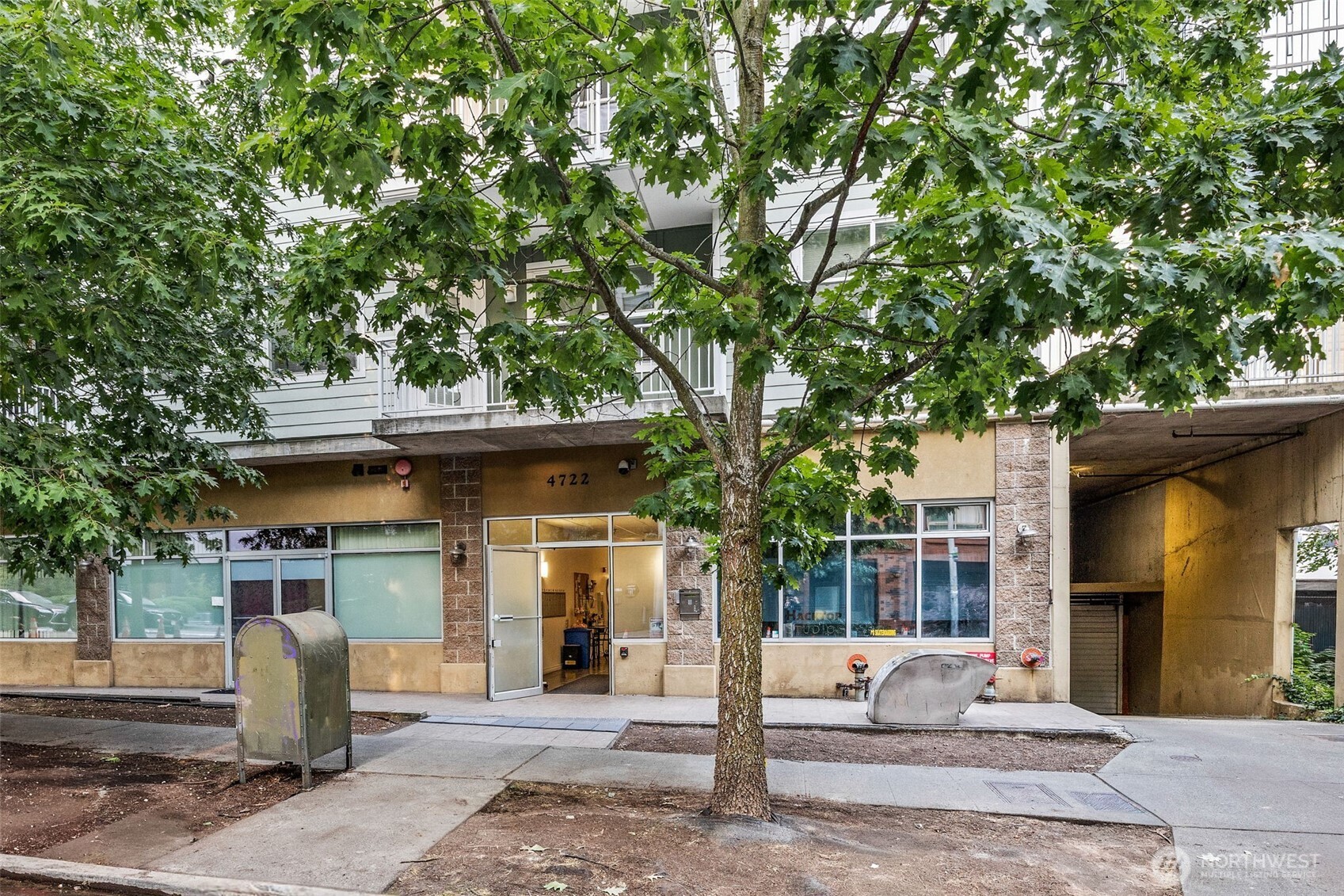 4722 12th Avenue NE Unit: 203