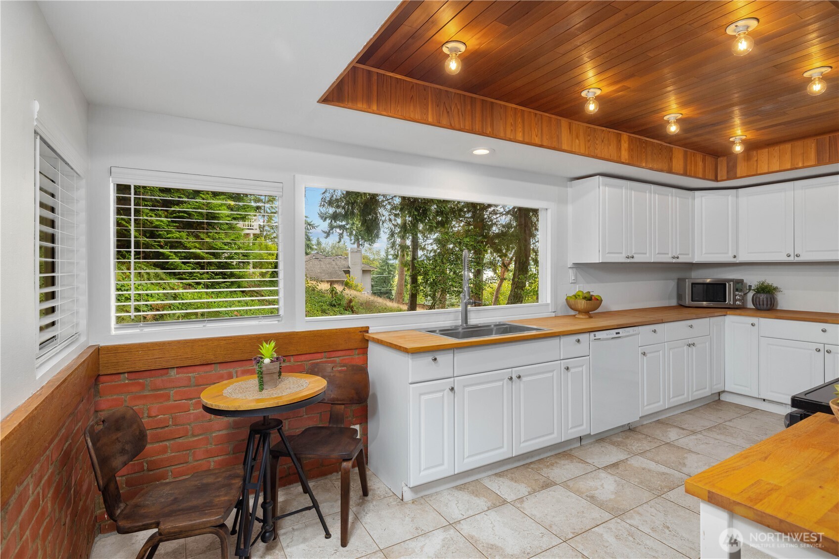 2008 E Lake Sammamish Parkway NE