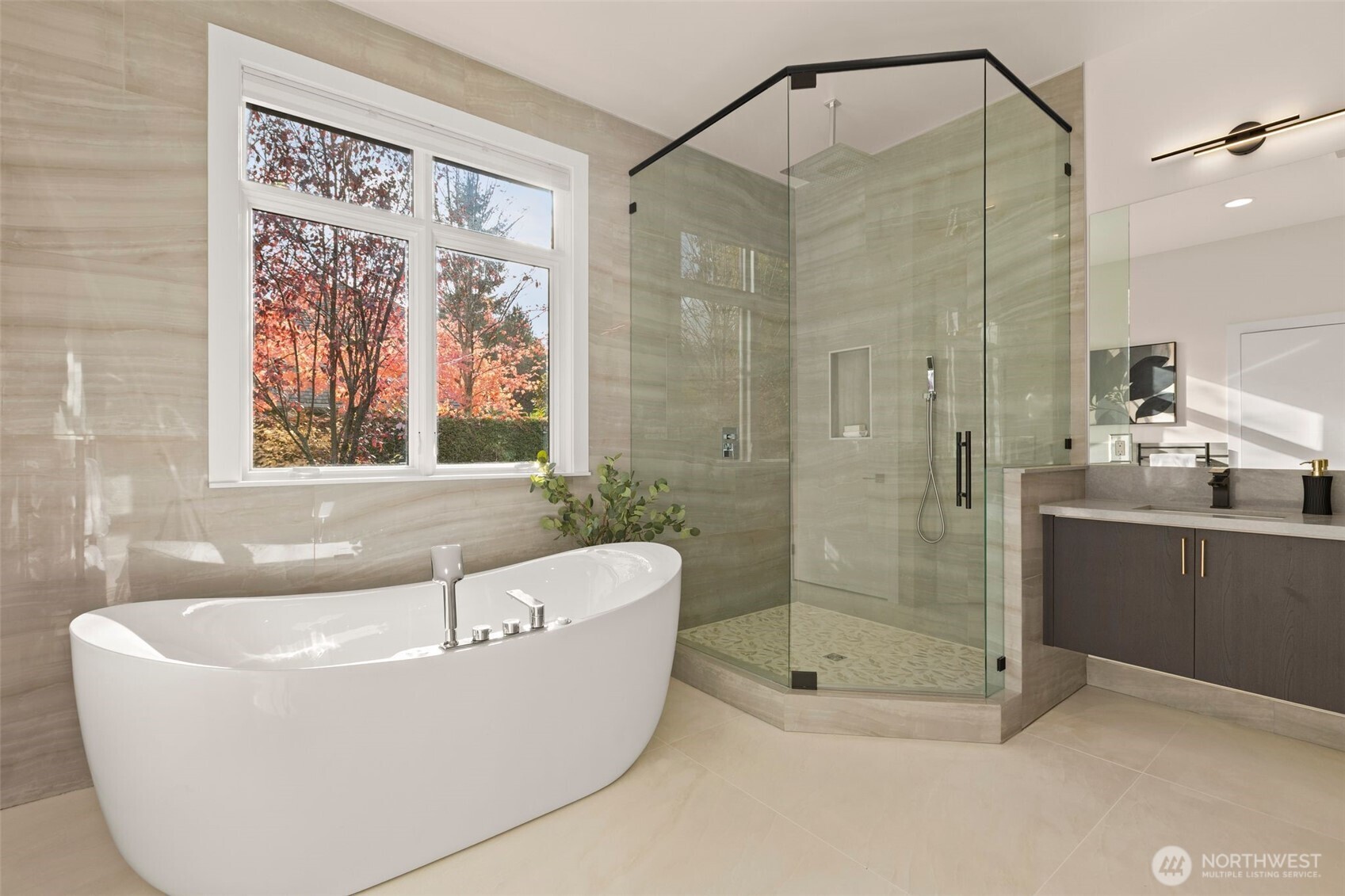 105 Windsor Drive SE