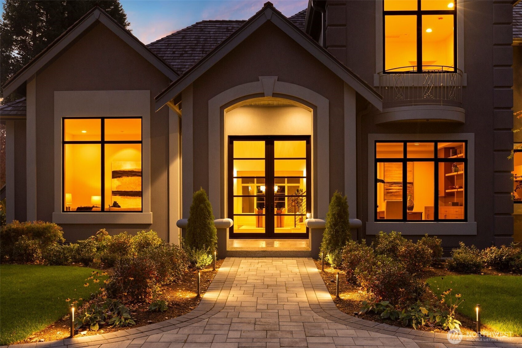 105 Windsor Drive SE