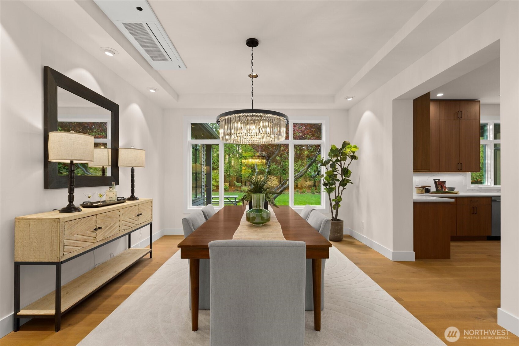 105 Windsor Drive SE