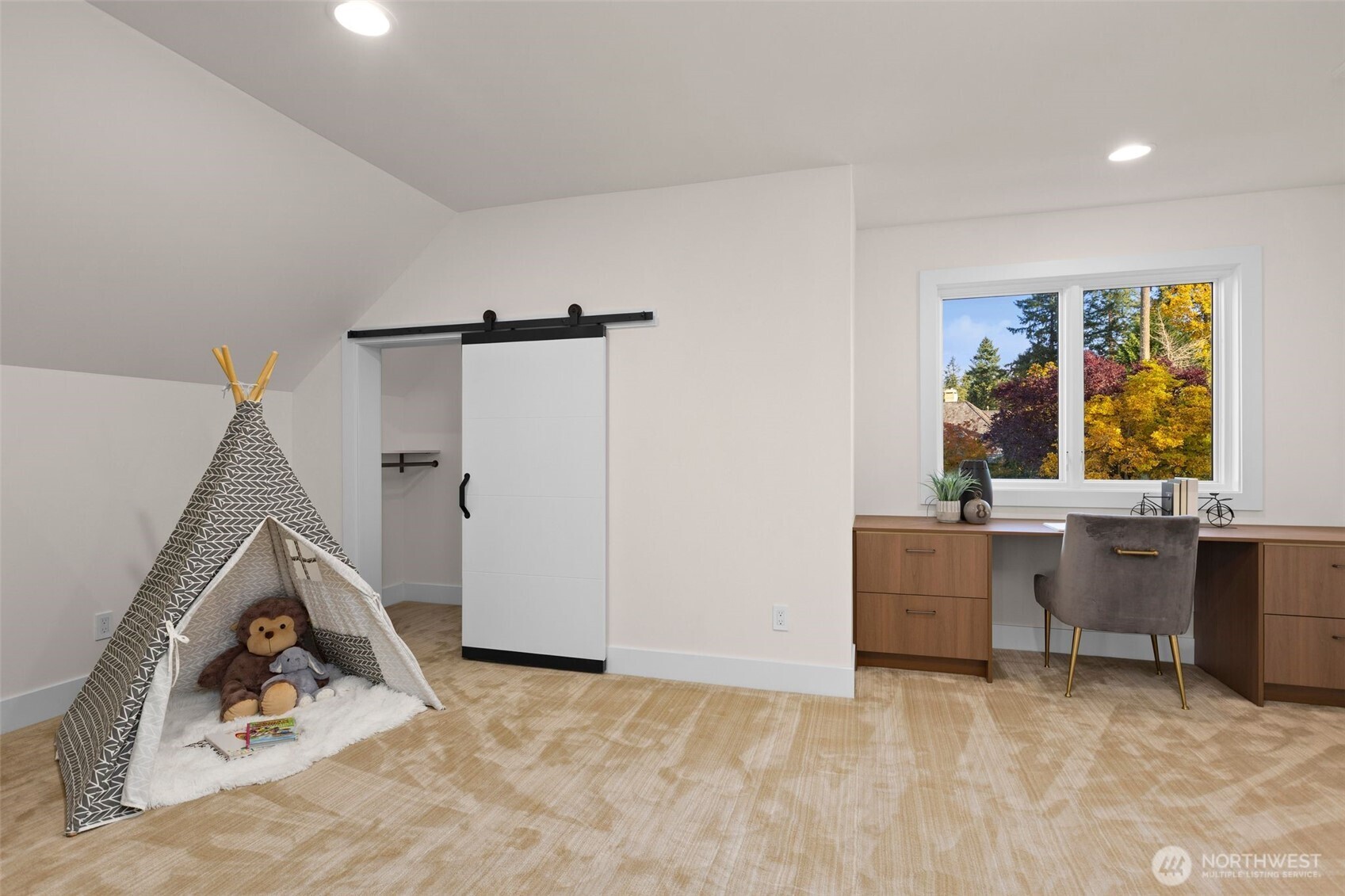 105 Windsor Drive SE