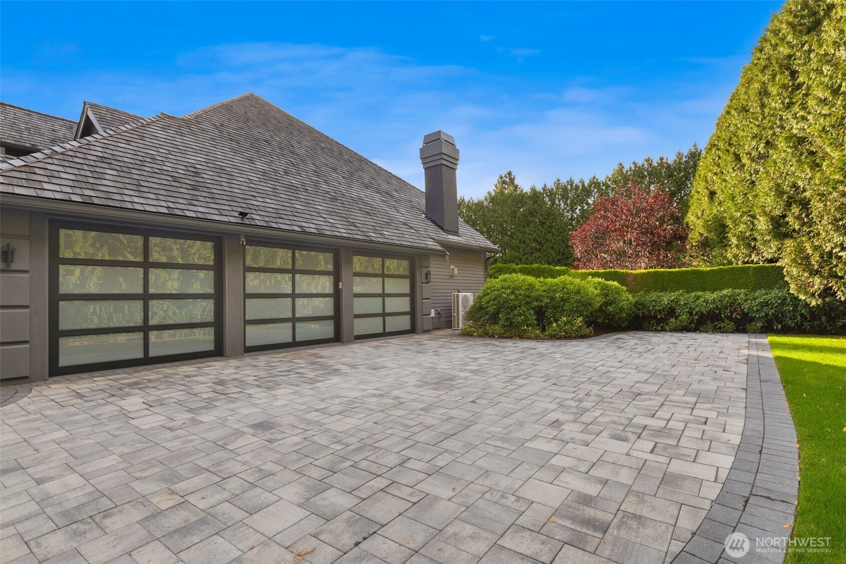 105 Windsor Drive SE