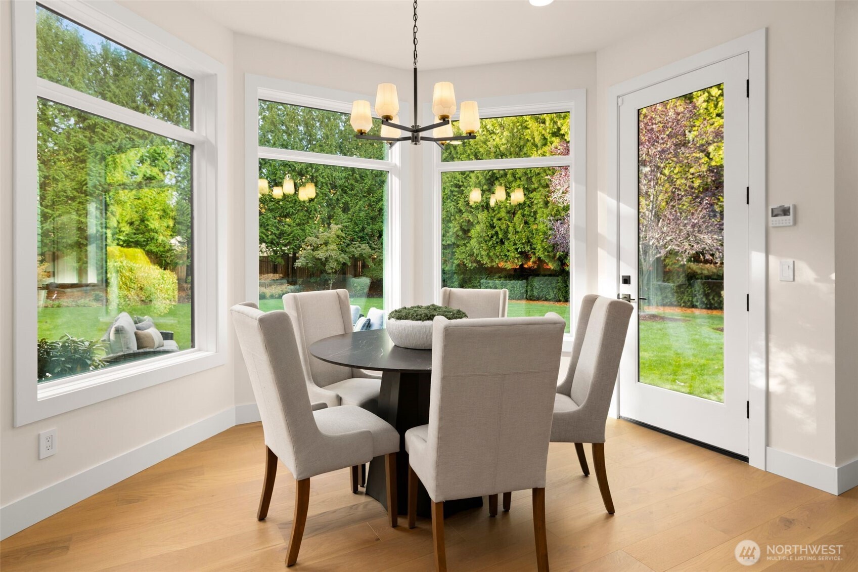 105 Windsor Drive SE