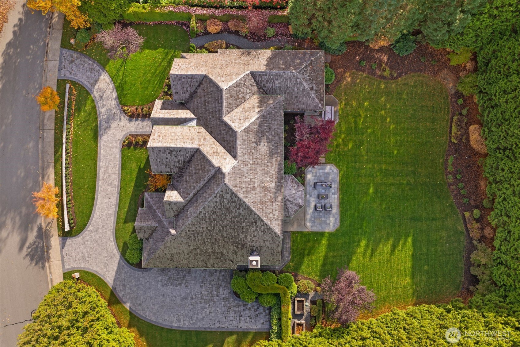 105 Windsor Drive SE