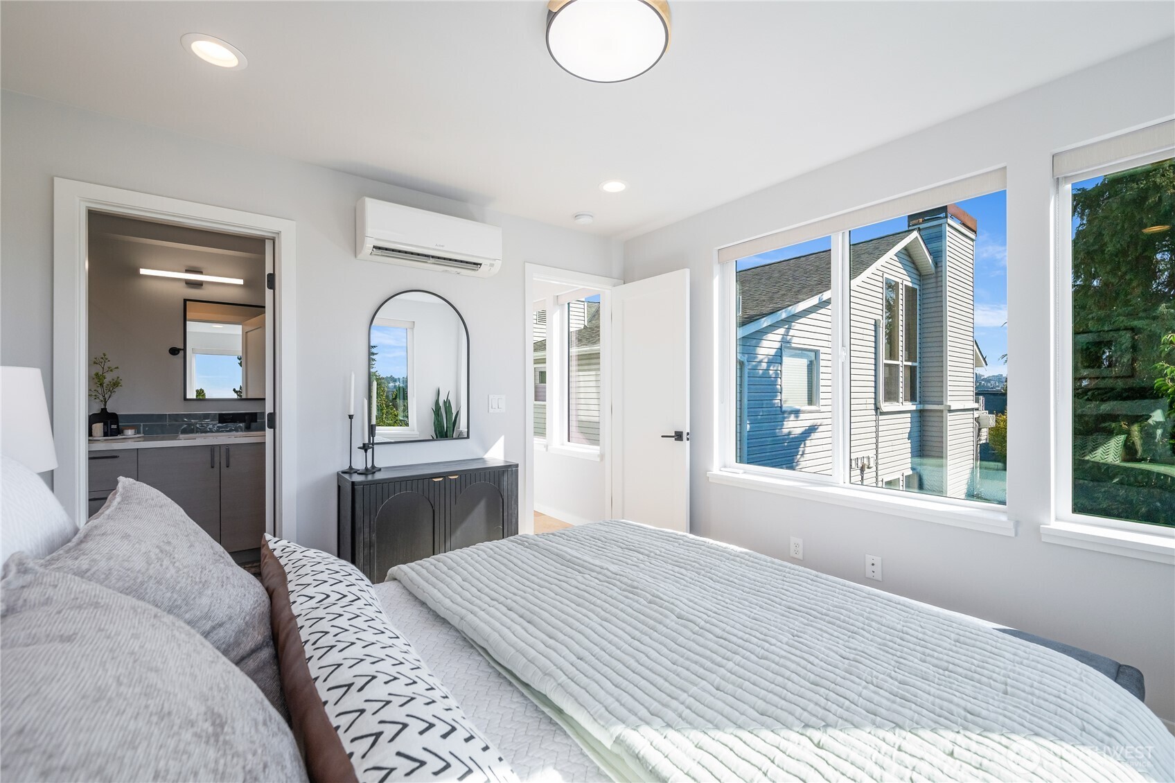 3625 Wallingford Avenue N Unit: B