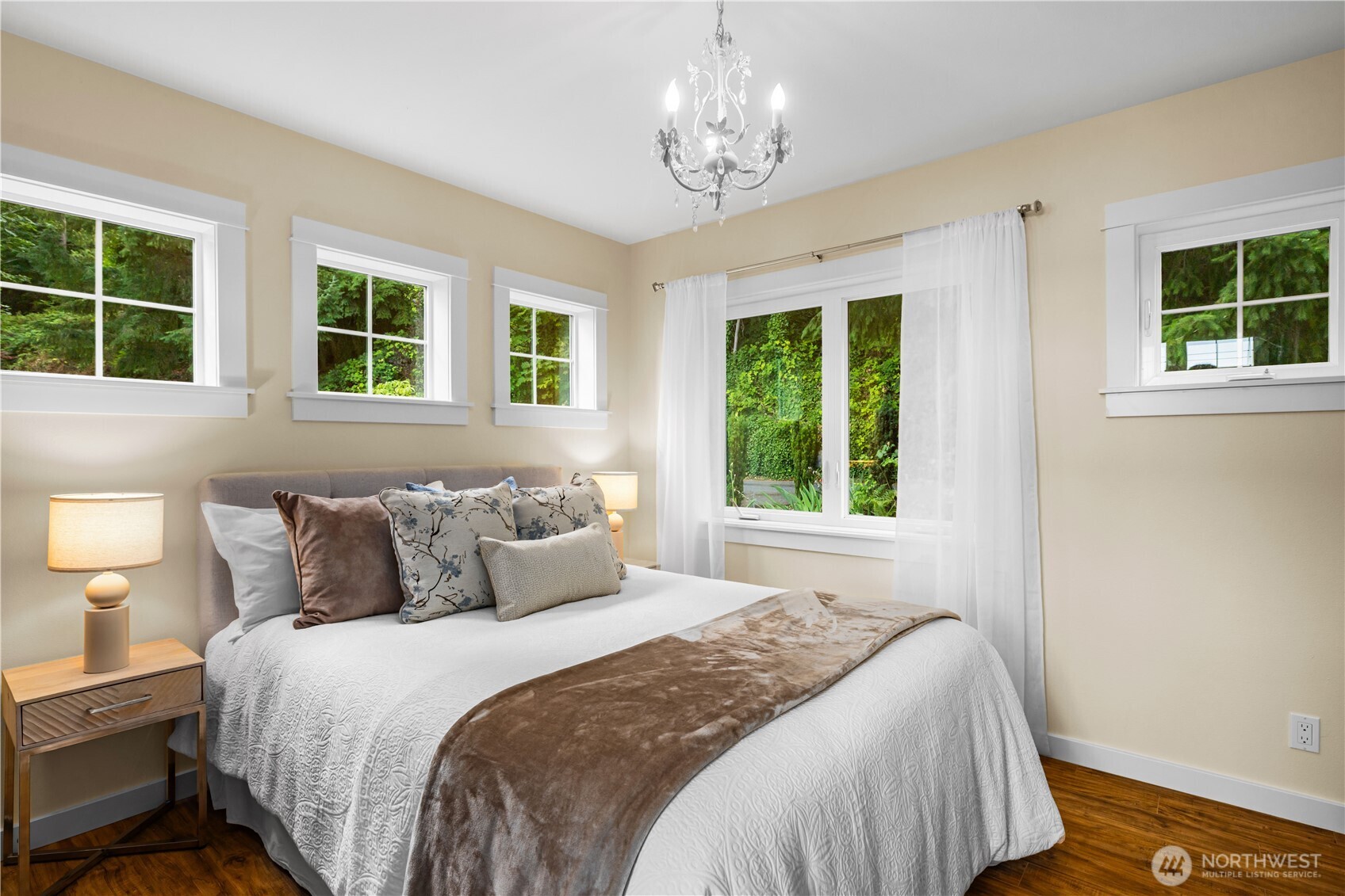 528 W Lake Sammamish Parkway SE