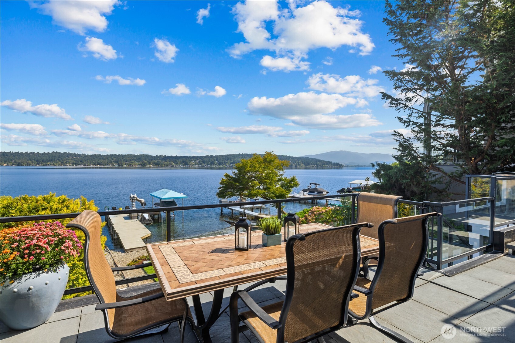 528 W Lake Sammamish Parkway SE