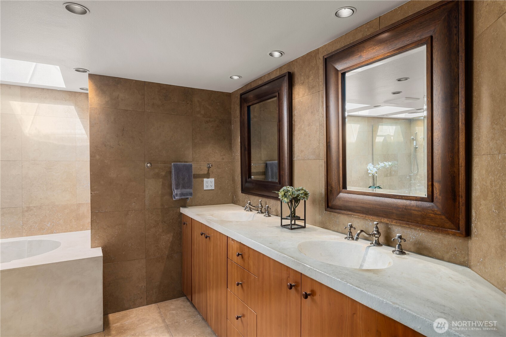 842 W Lake Sammamish Parkway SE