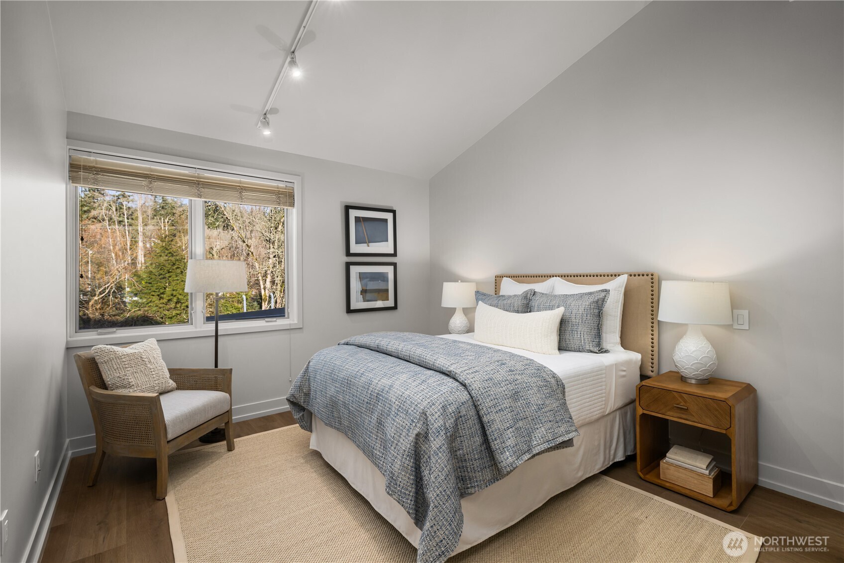 4323 E Lake Sammamish Parkway SE Unit: 4323