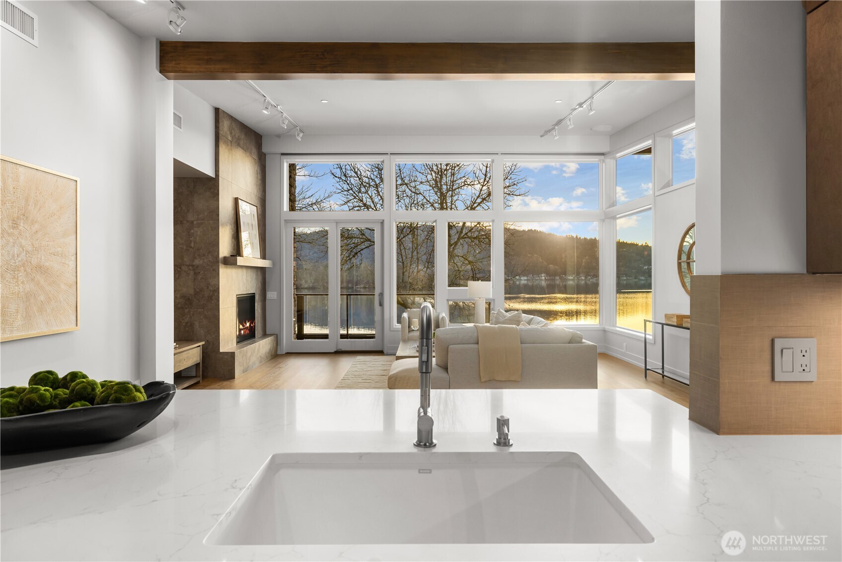 4323 E Lake Sammamish Parkway SE Unit: 4323