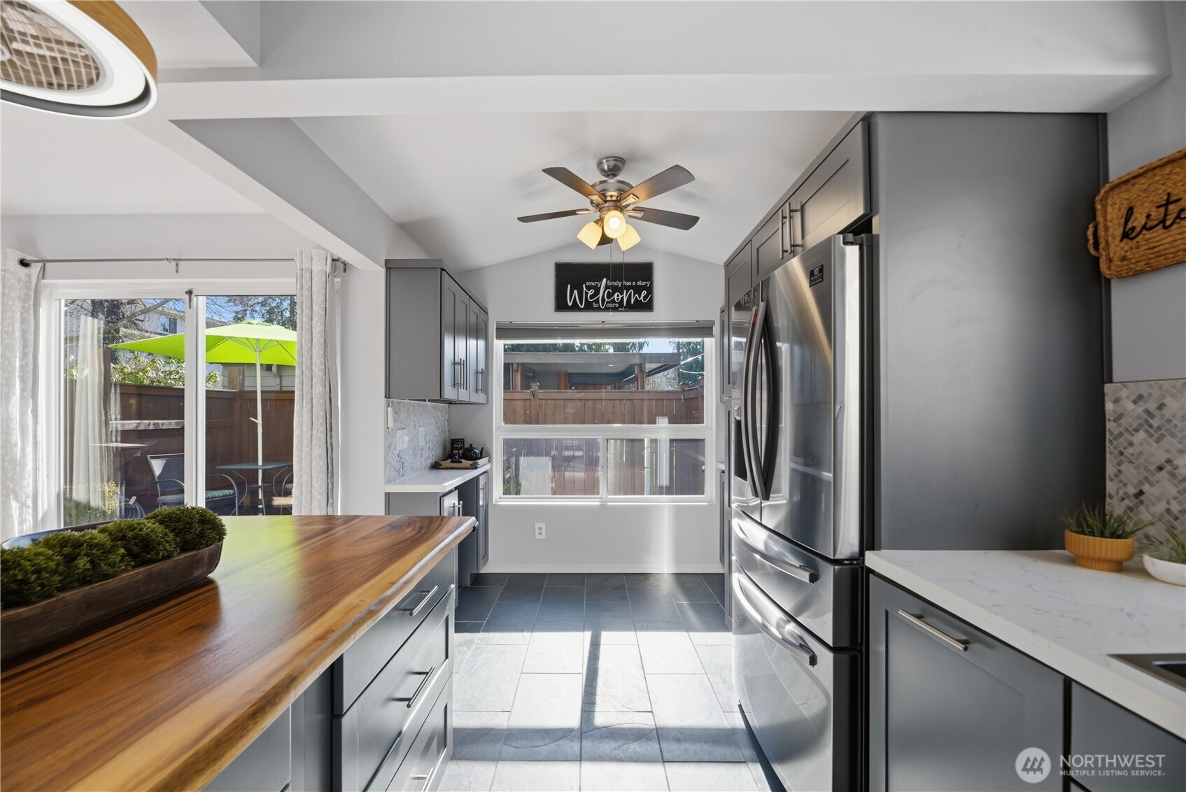 860 2nd Avenue NW Unit: 860