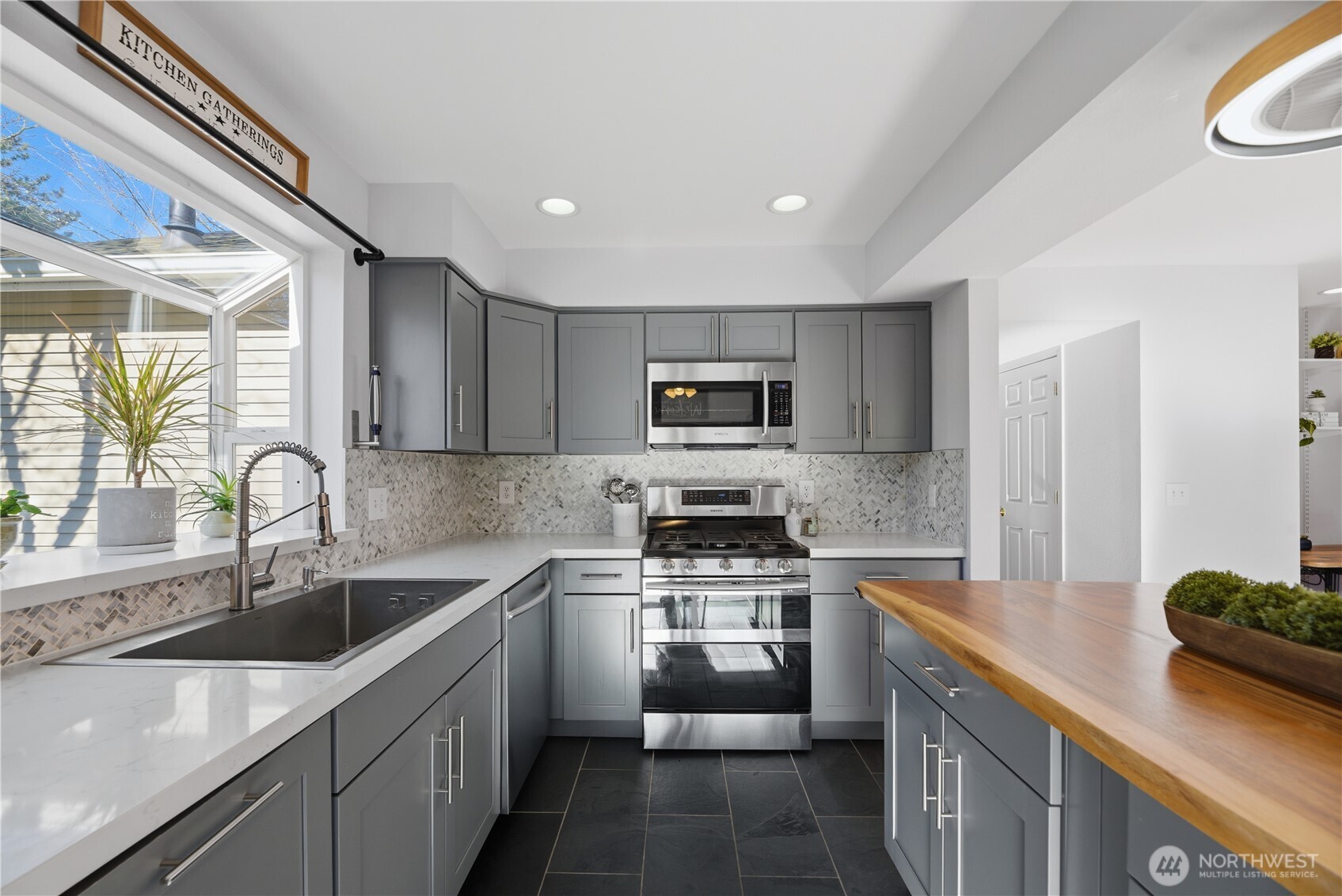 860 2nd Avenue NW Unit: 860