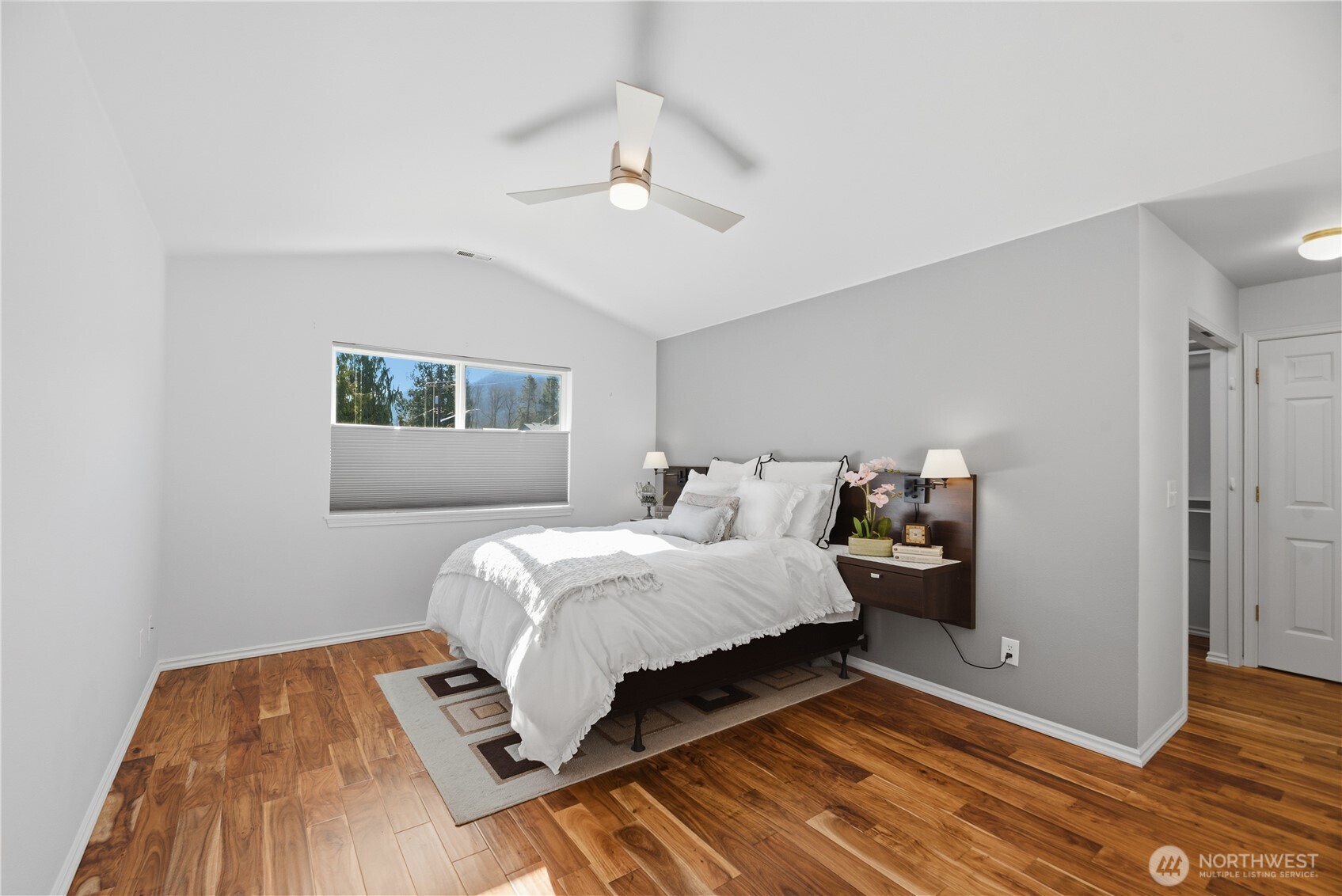 860 2nd Avenue NW Unit: 860
