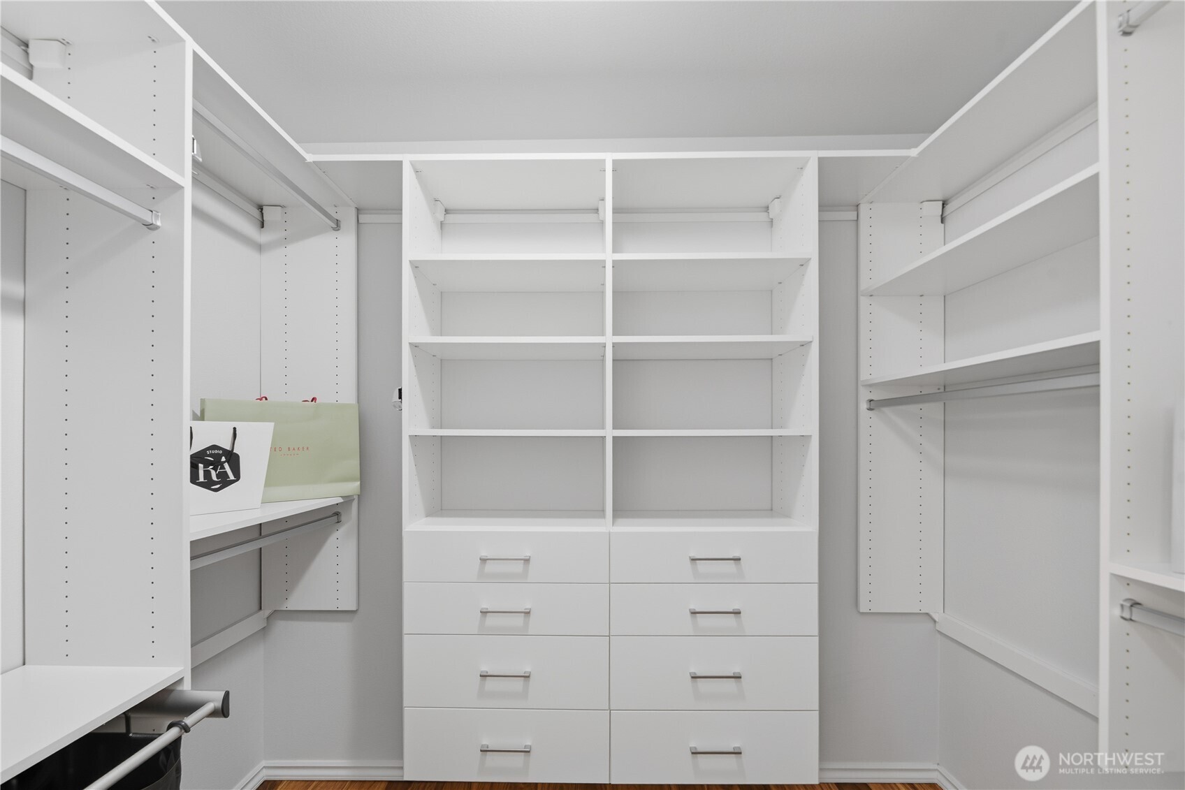 860 2nd Avenue NW Unit: 860