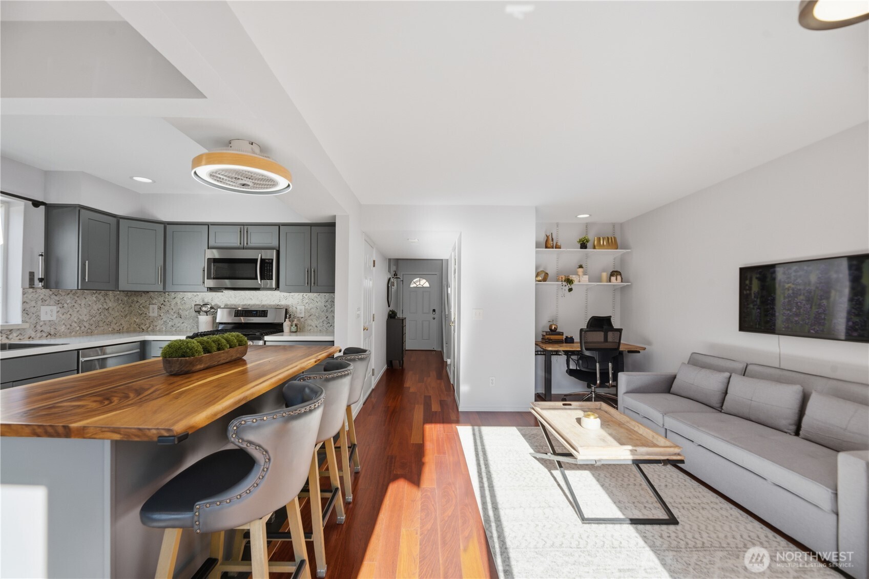 860 2nd Avenue NW Unit: 860