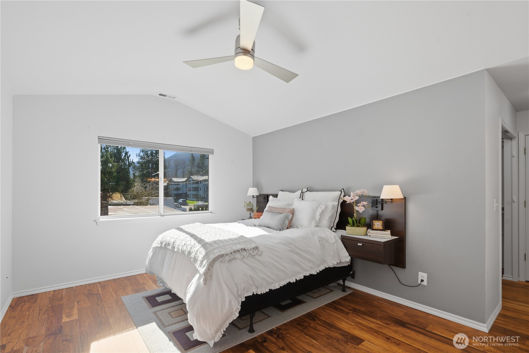 860 2nd Avenue NW Unit: 860