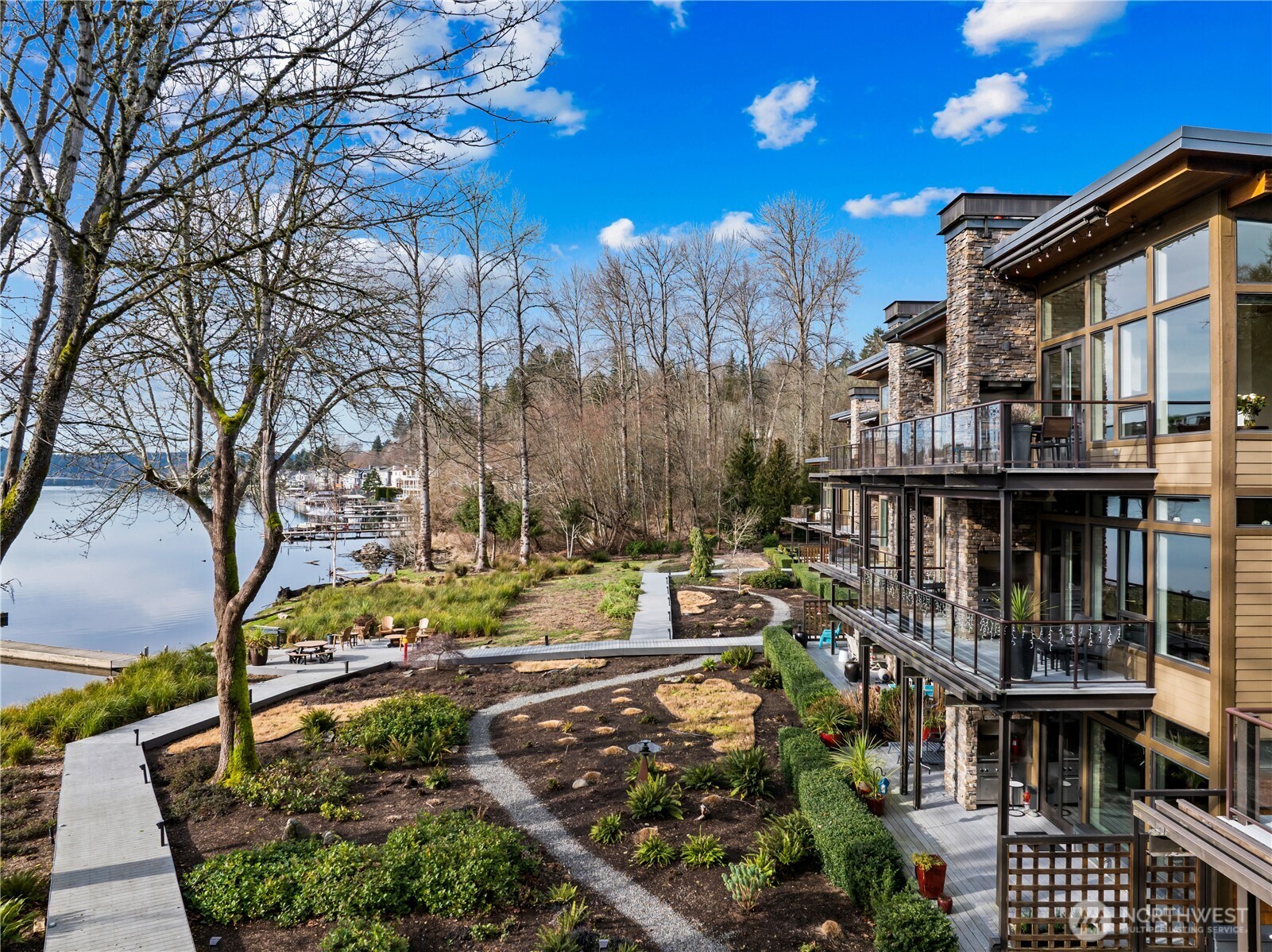 4323 E Lake Sammamish Parkway SE Unit: 4323