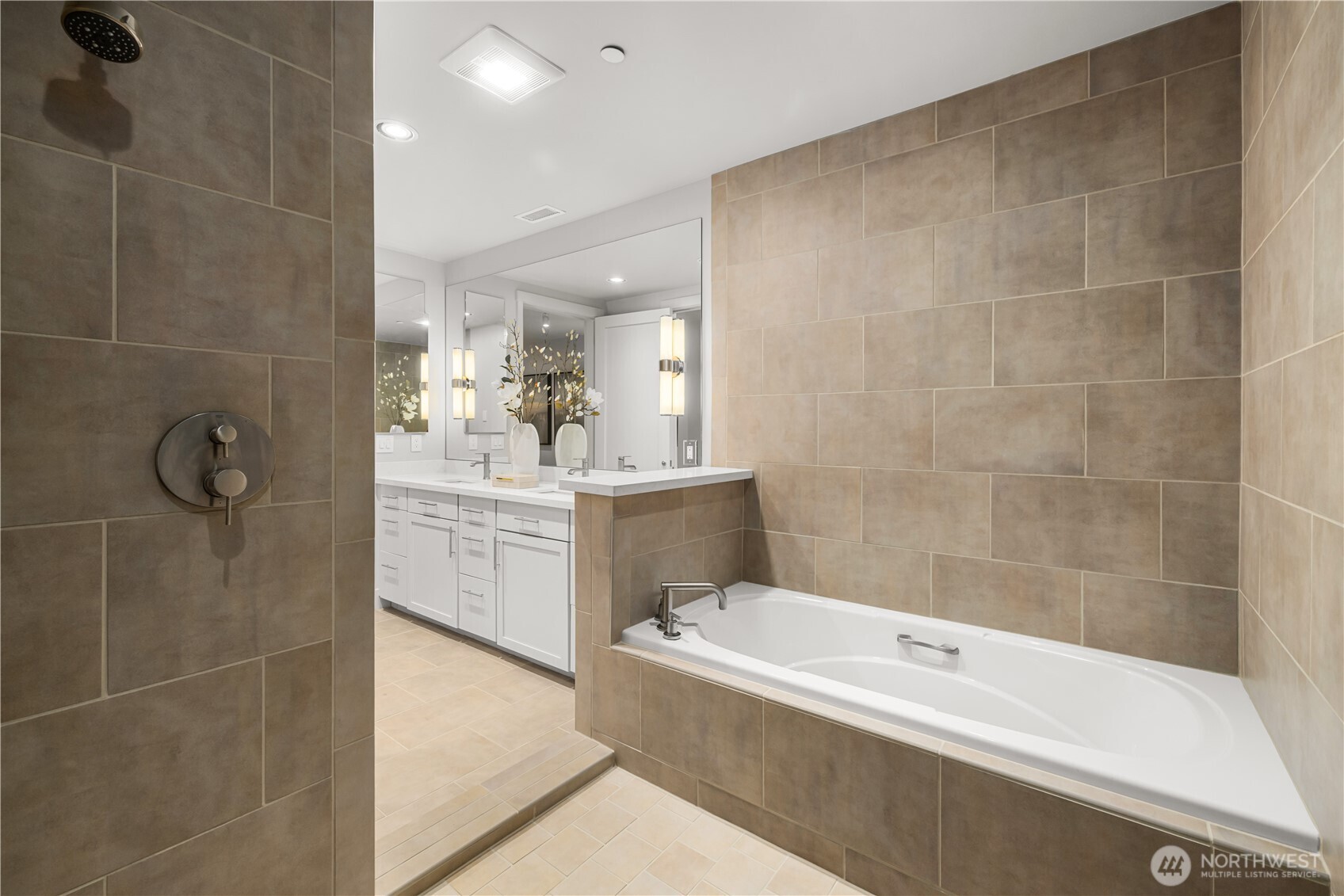 4323 E Lake Sammamish Parkway SE Unit: 4323