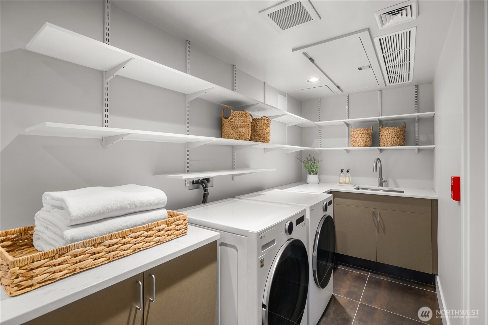 4323 E Lake Sammamish Parkway SE Unit: 4323