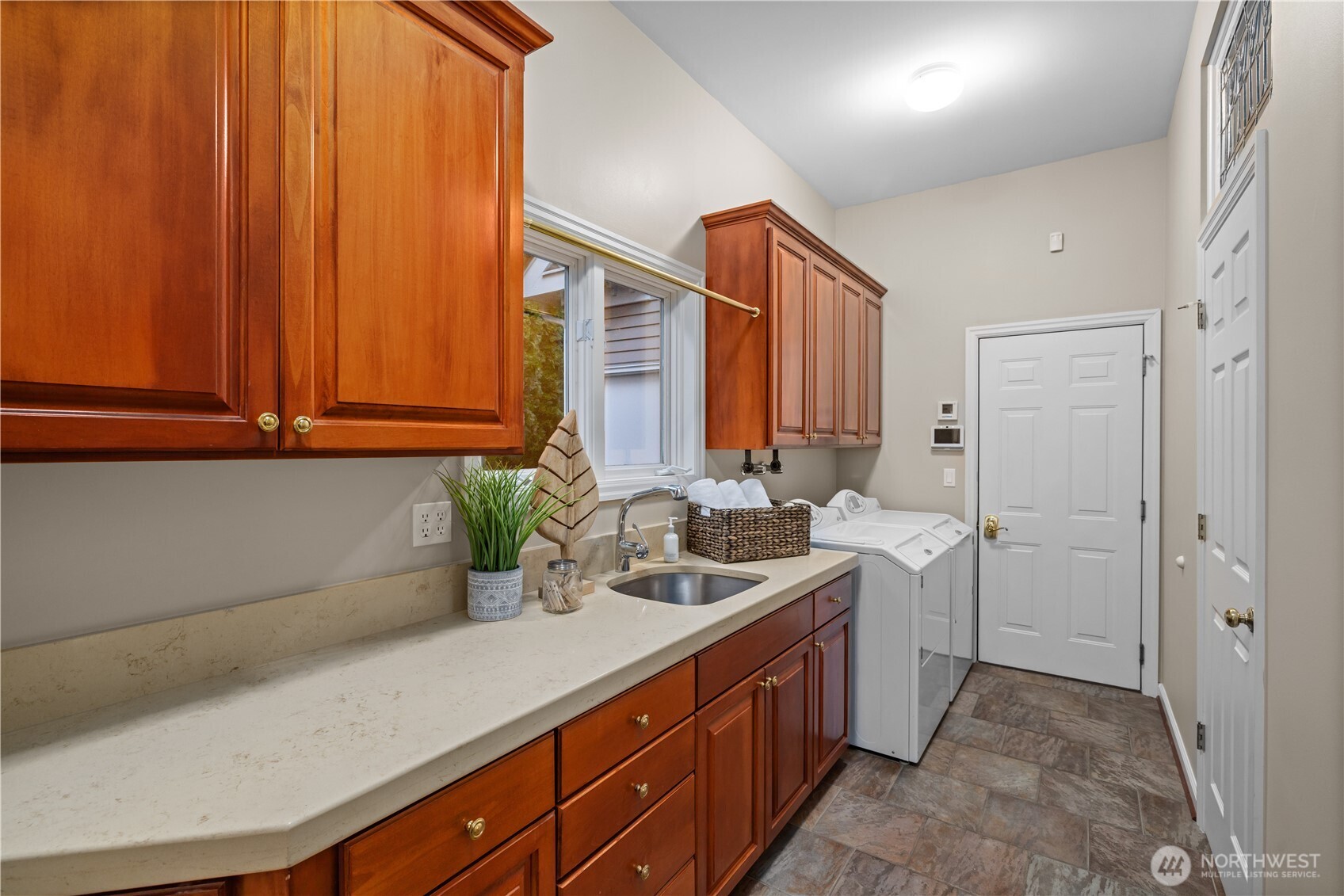 649 E Lake Sammamish Parkway SE
