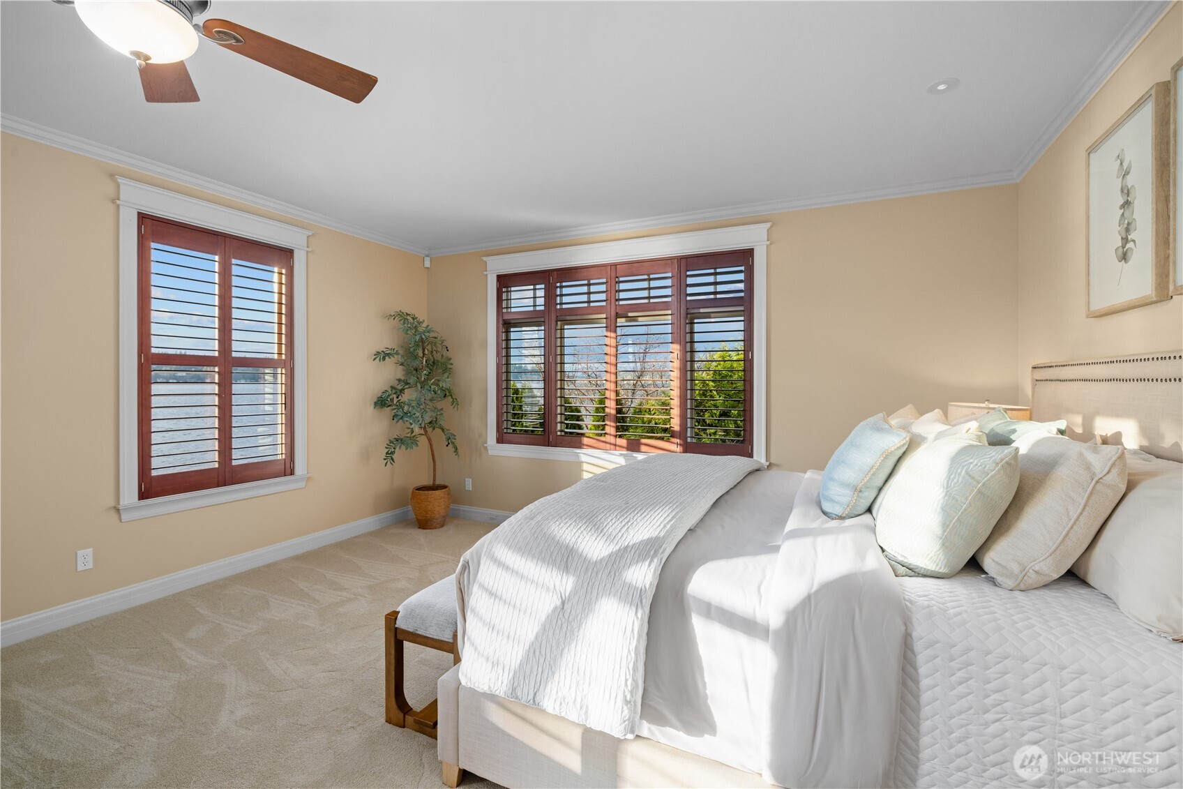 649 E Lake Sammamish Parkway SE