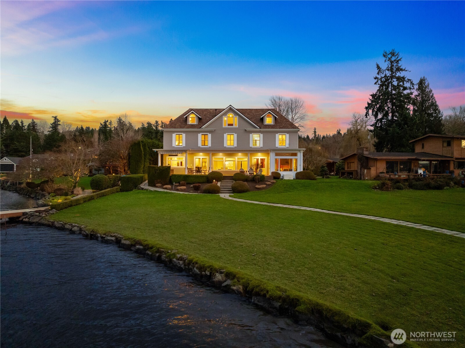 649 E Lake Sammamish Parkway SE