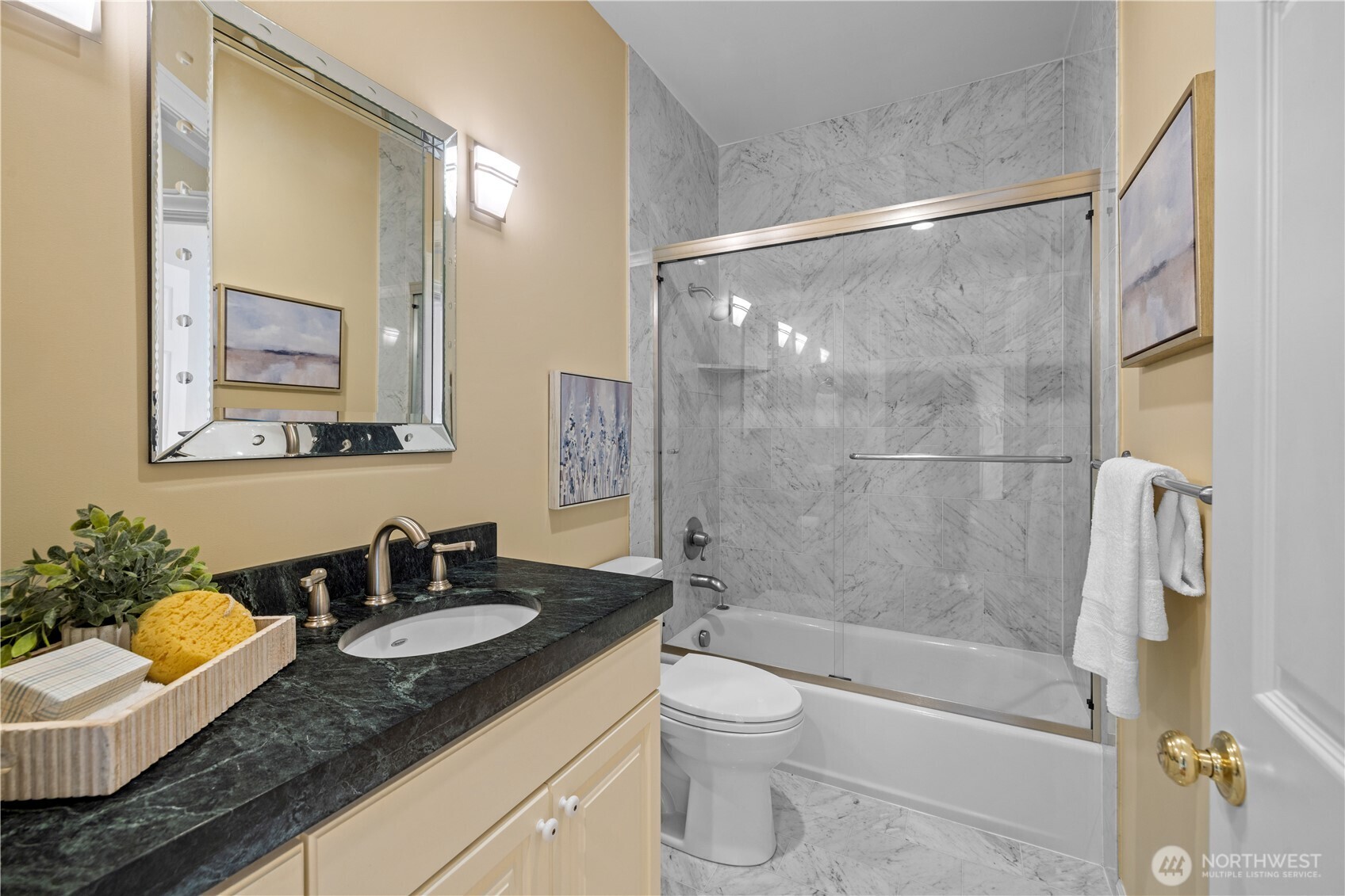 649 E Lake Sammamish Parkway SE