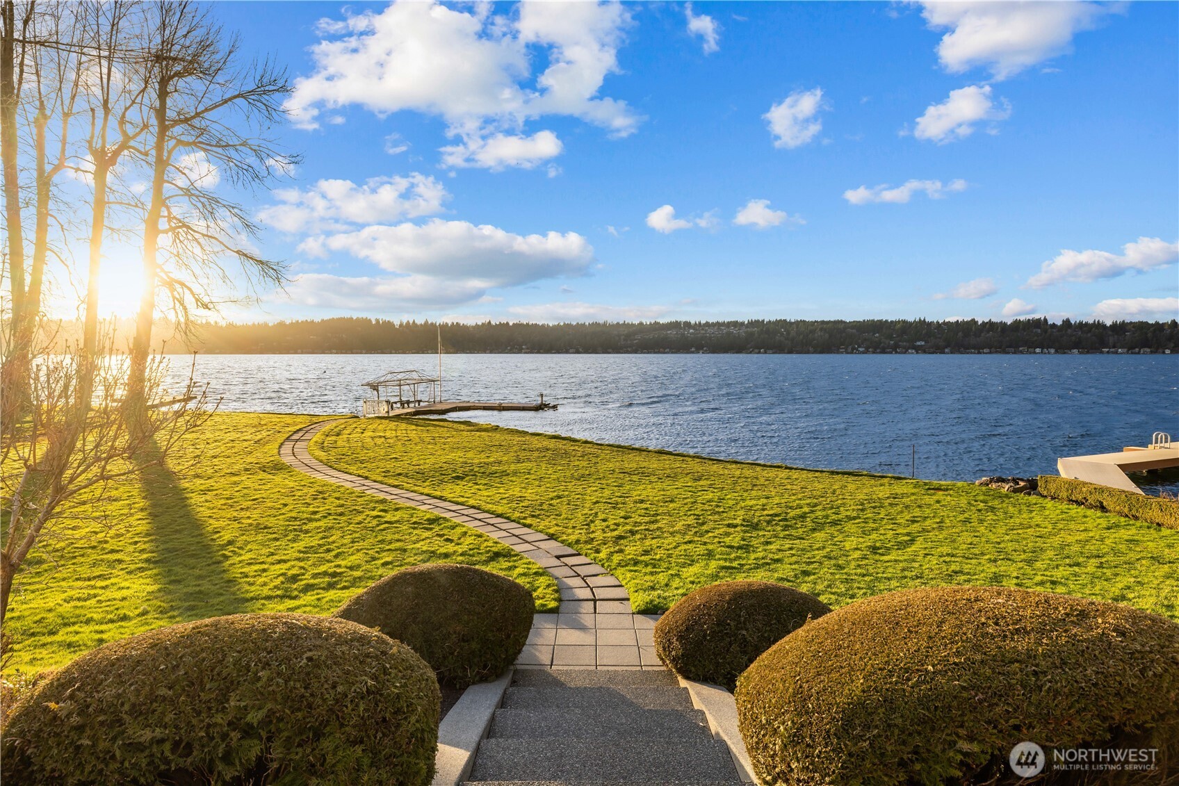 649 E Lake Sammamish Parkway SE