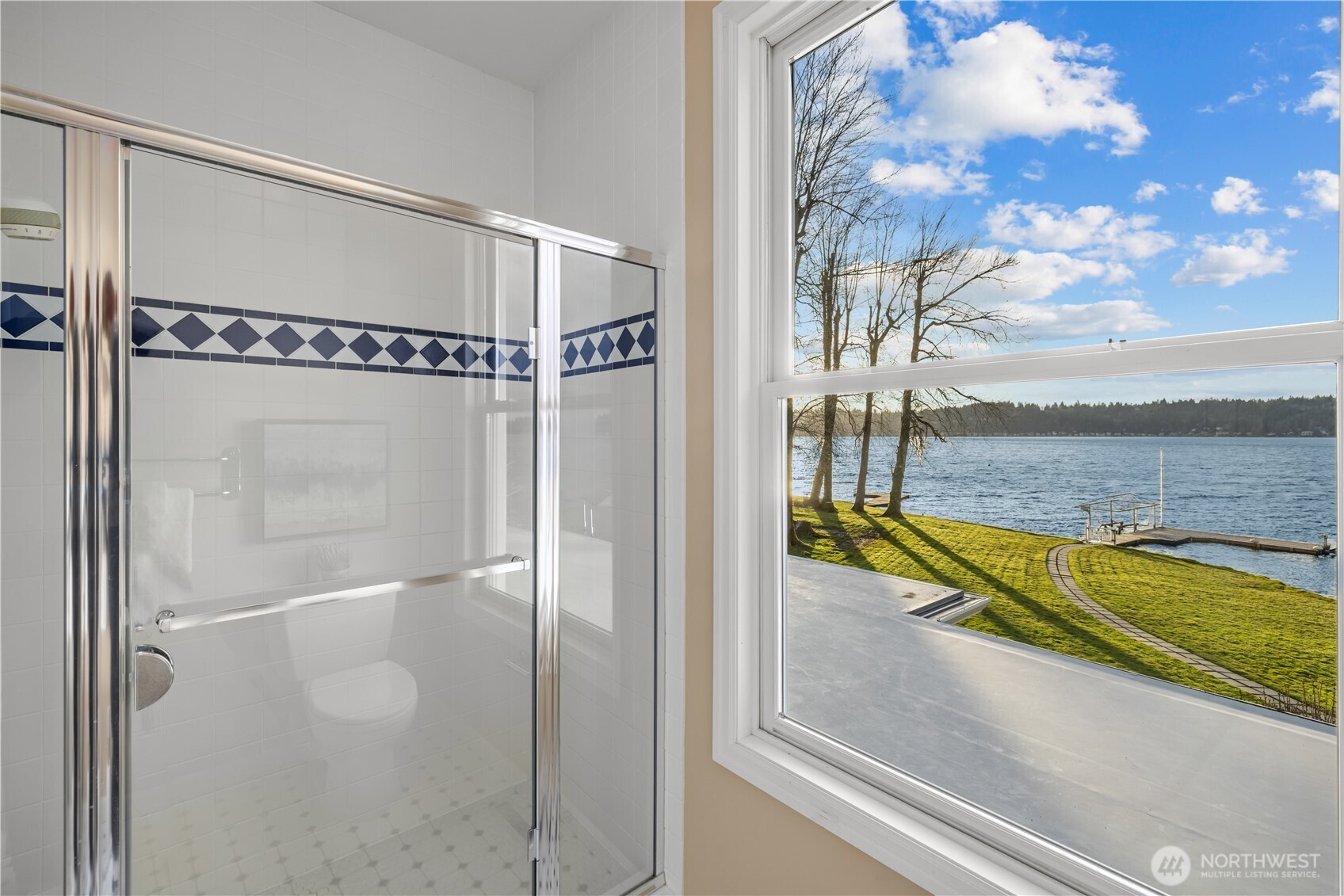 649 E Lake Sammamish Parkway SE