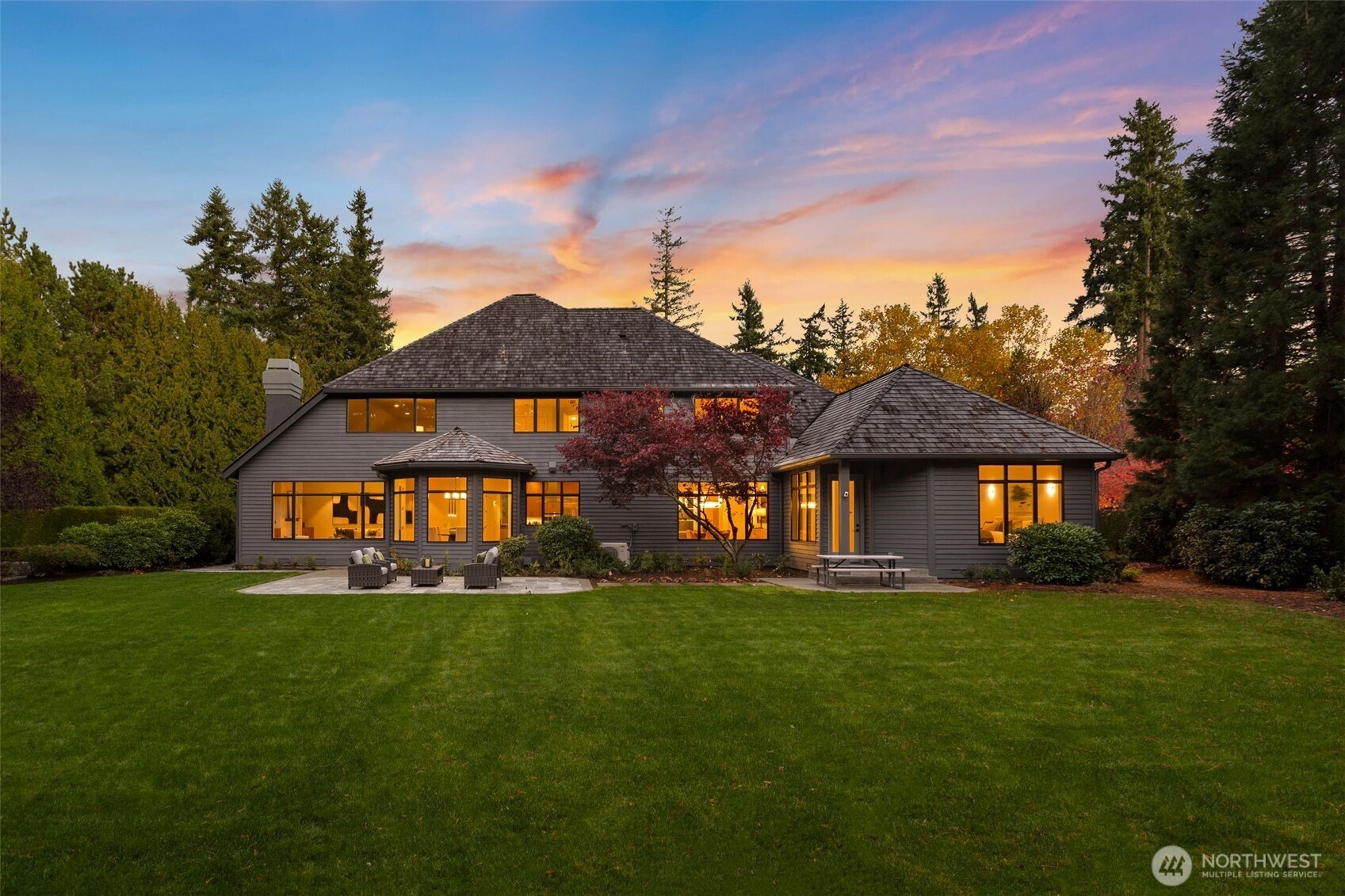 105 Windsor Drive SE