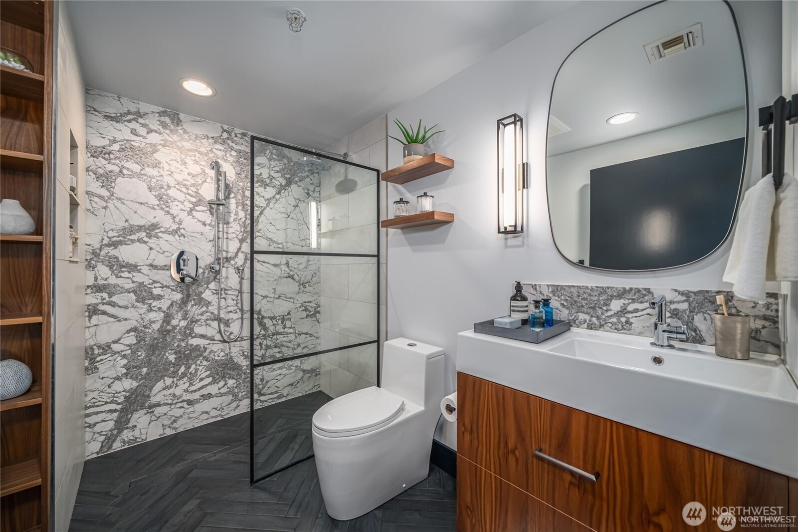 615 E Pike Street Unit: 303