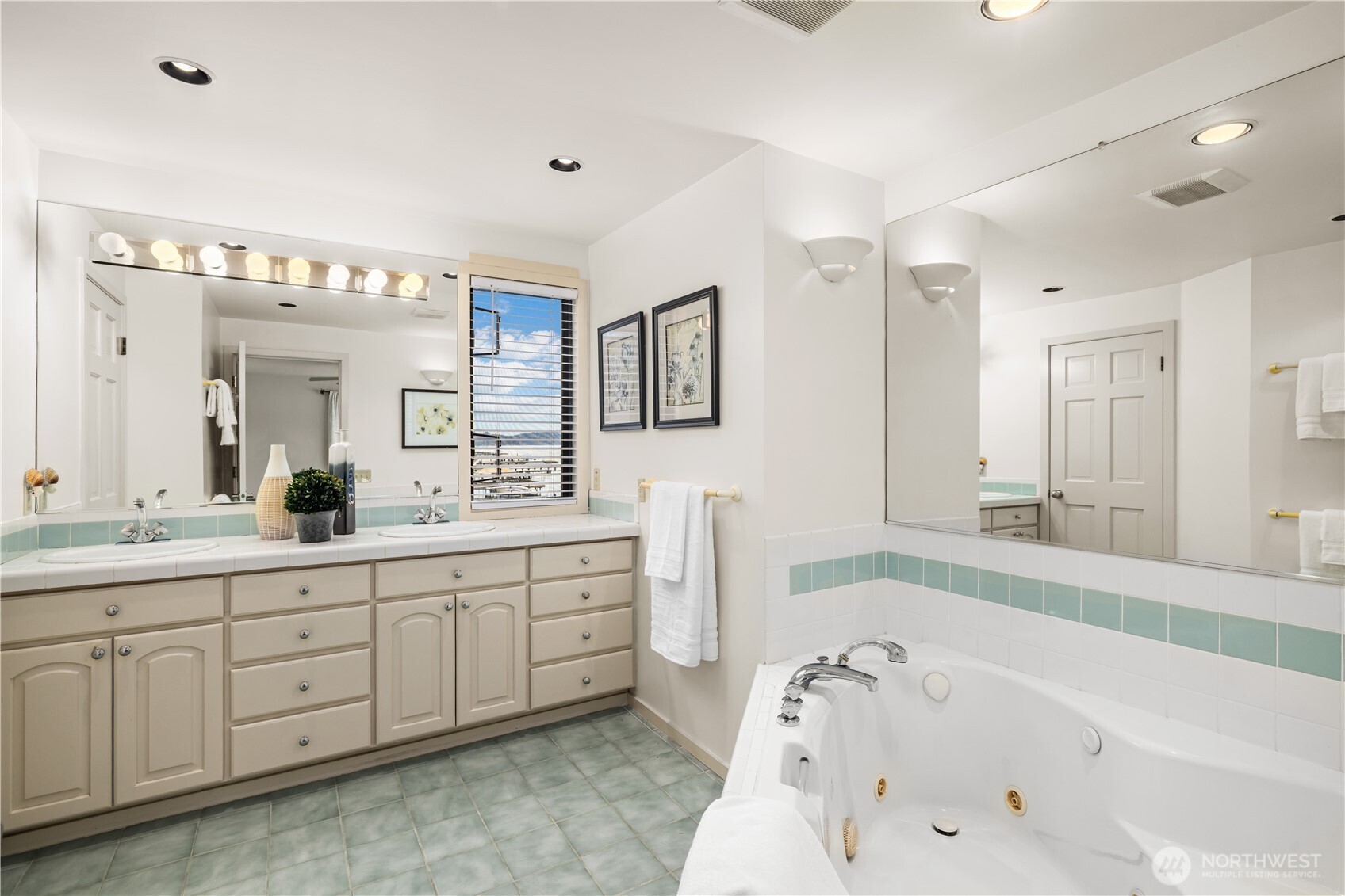 3418 W Lake Sammamish Parkway SE