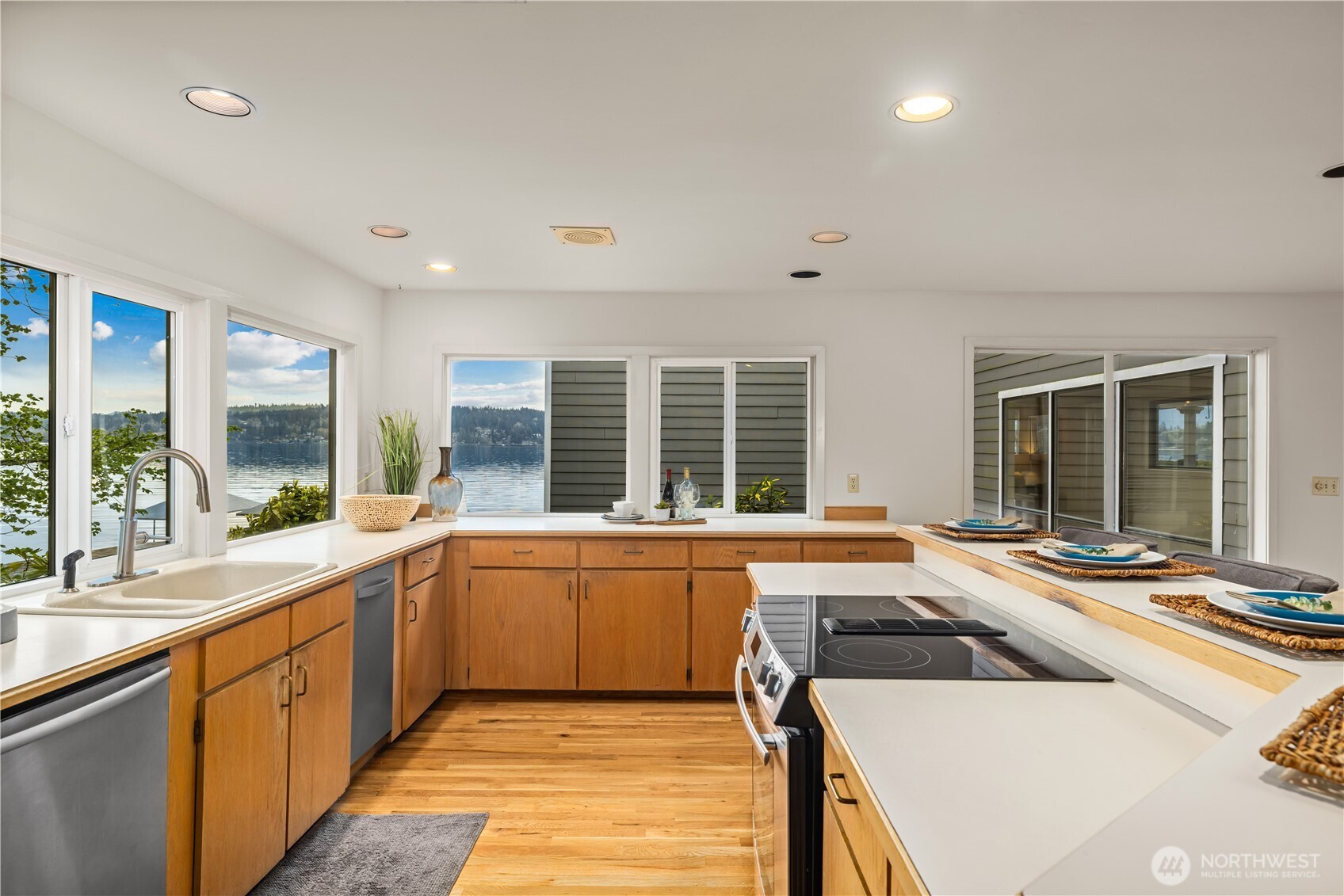 3418 W Lake Sammamish Parkway SE