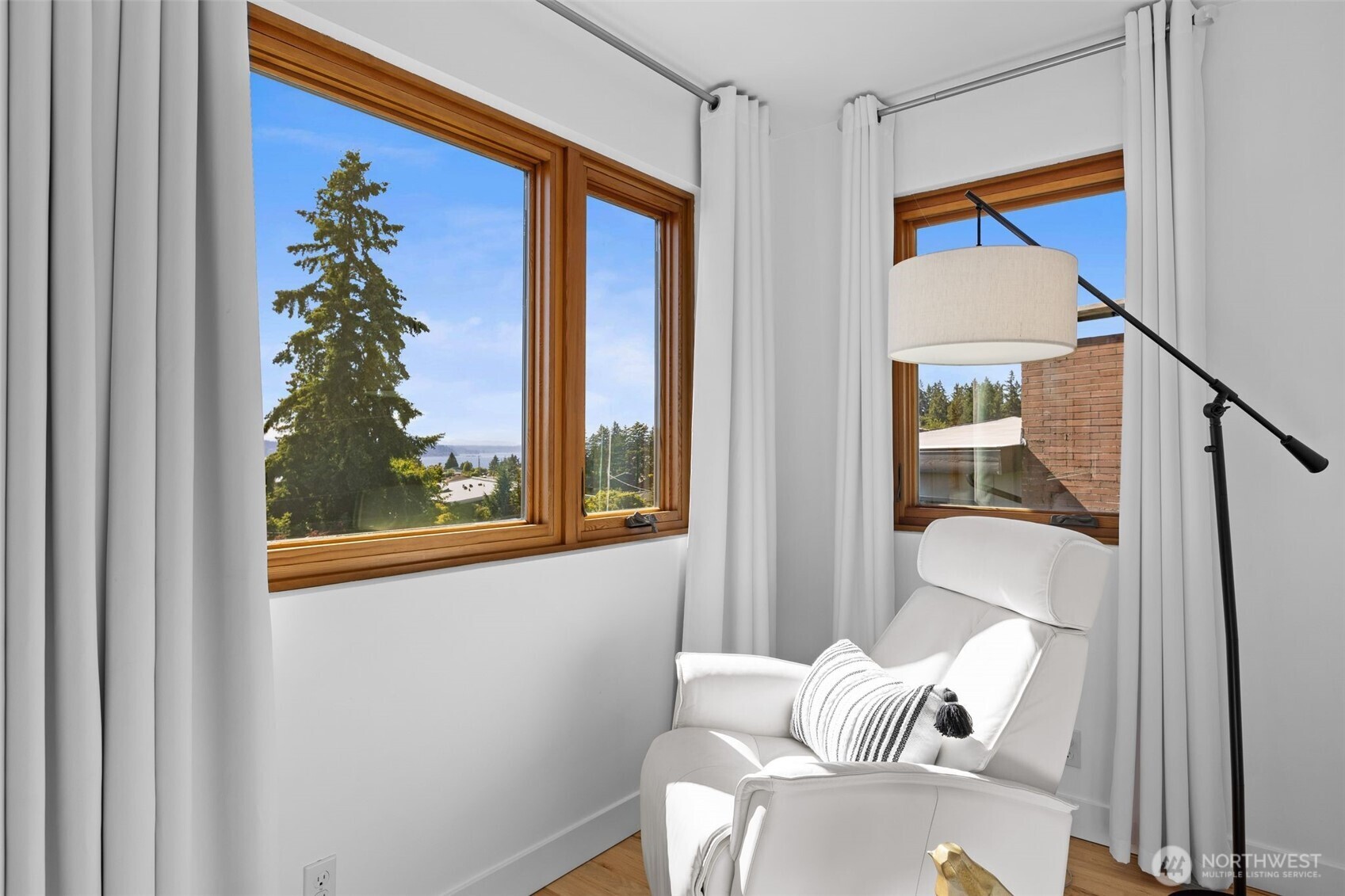12112 25th Ave SW
