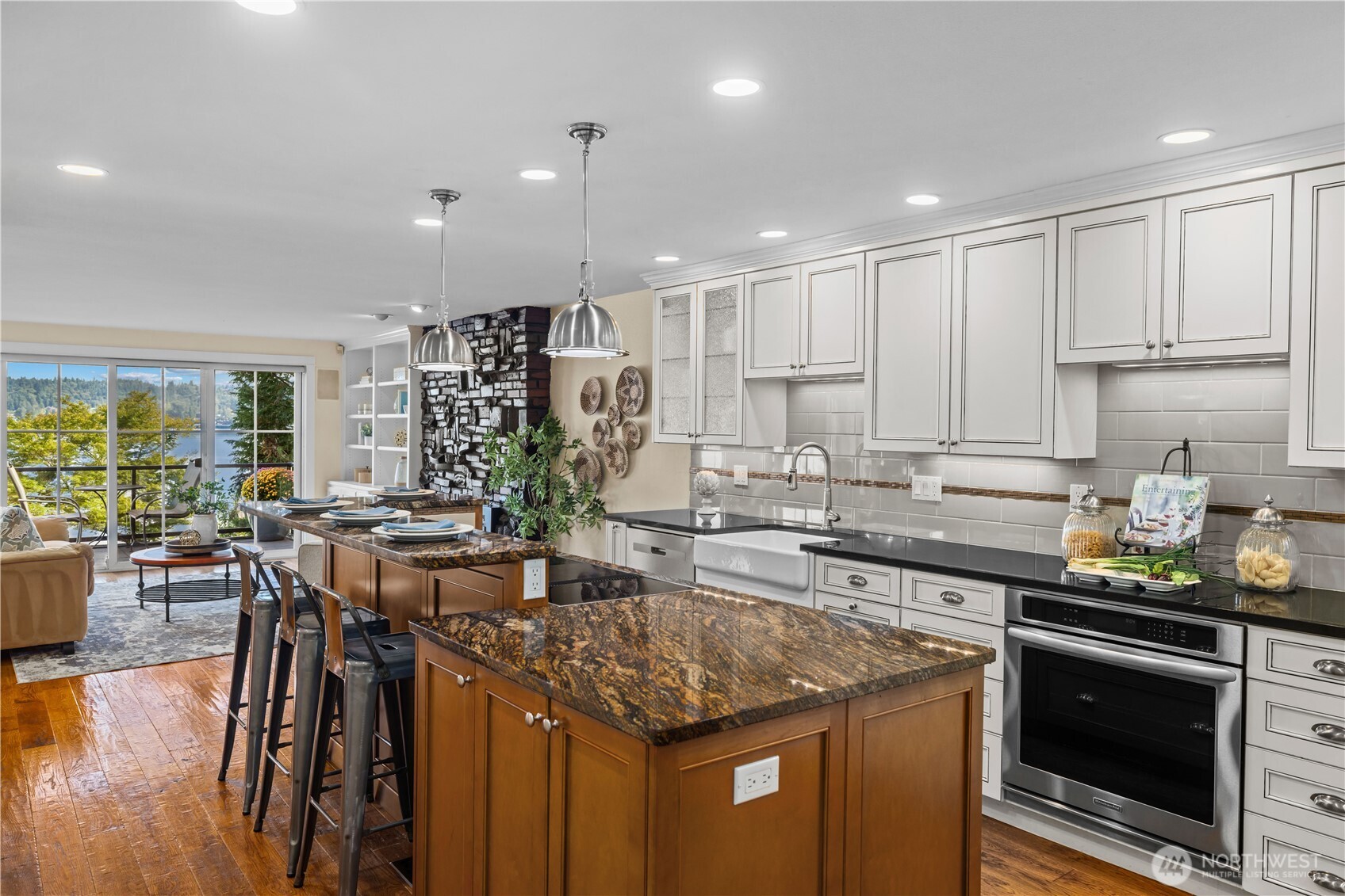 528 W Lake Sammamish Parkway SE