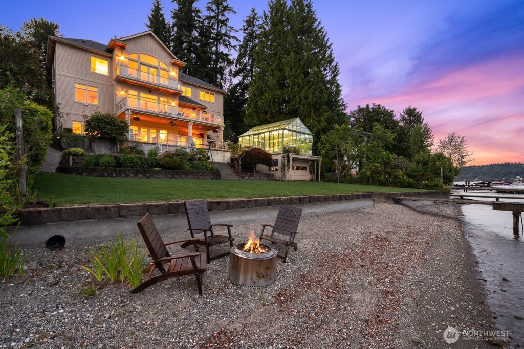 454 W Lake Sammamish Parkway NE