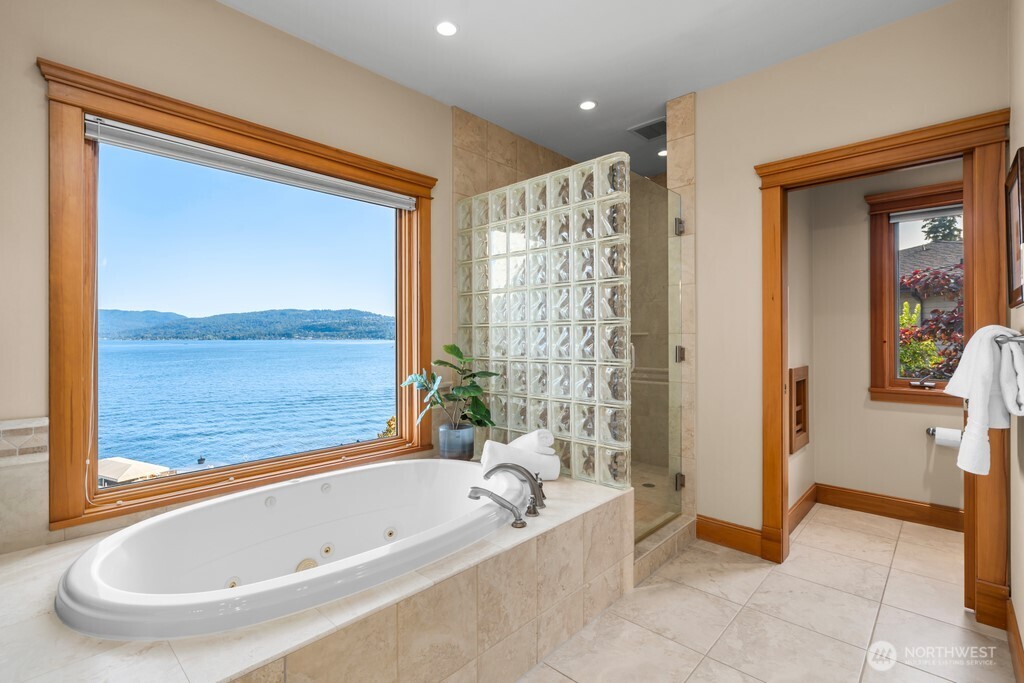 454 W Lake Sammamish Parkway NE