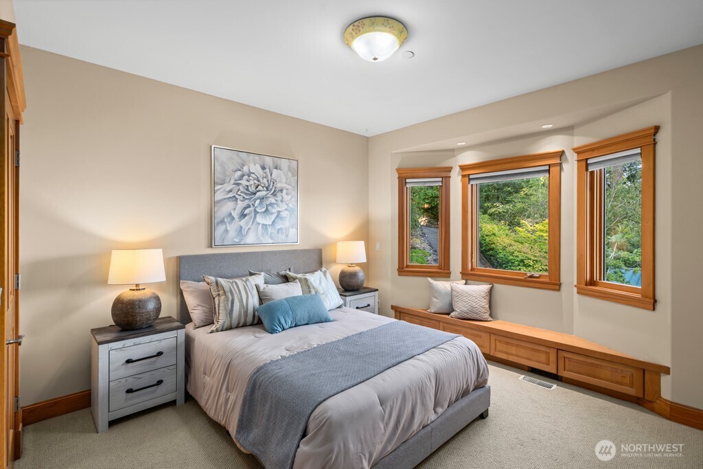 454 W Lake Sammamish Parkway NE