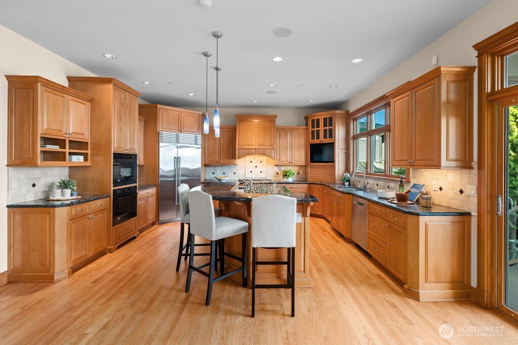 454 W Lake Sammamish Parkway NE