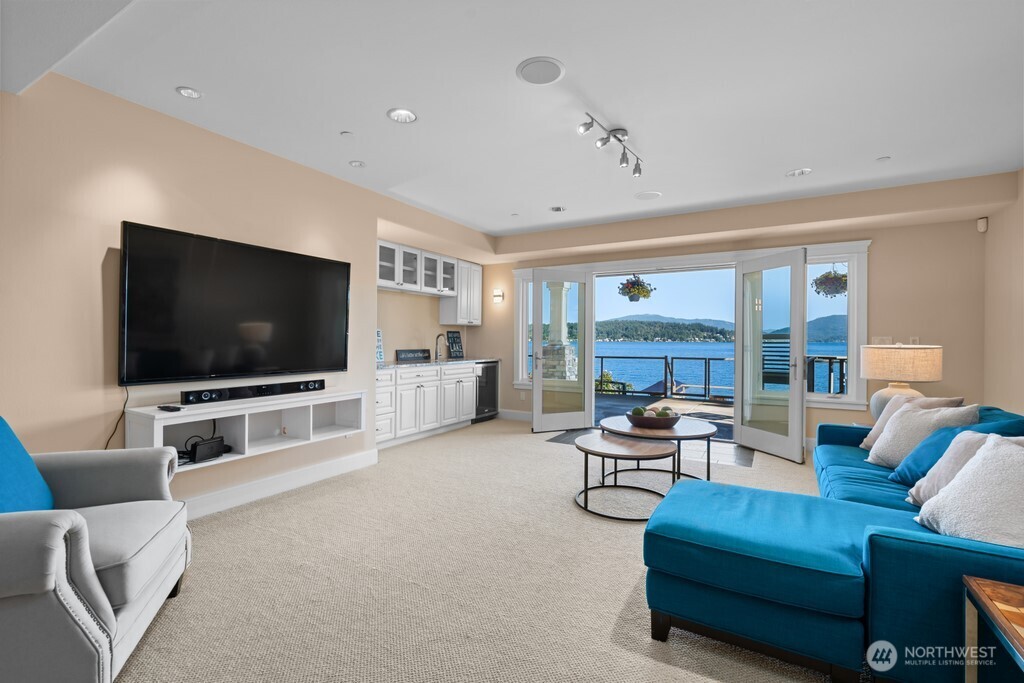 454 W Lake Sammamish Parkway NE